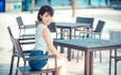 夏季短袖看见女生内衣